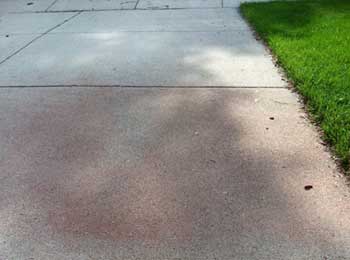 mulch stain on driveway