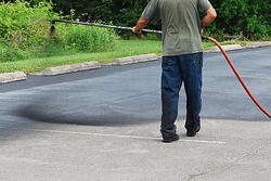 sealcoating-asphalt-driveweay