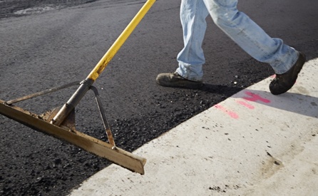 WOLF_blog_commercial-12_paving-crew-rake-closeup_.jpg